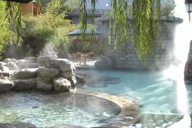 ��Ȫ˽ۡ�����Ž������ʿ���������ڱ̹�԰����Ϫ��