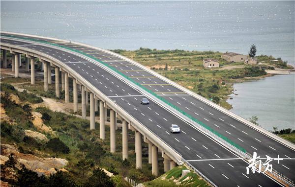 ���ݡ�4+1����ͨ���߹滮�������ڳ�̨��Ҫ�γ�������ͨ����